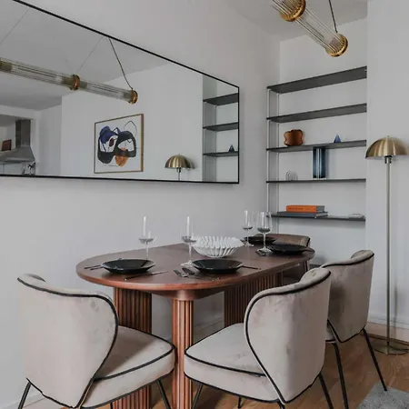 Quiet -1br-4p - *